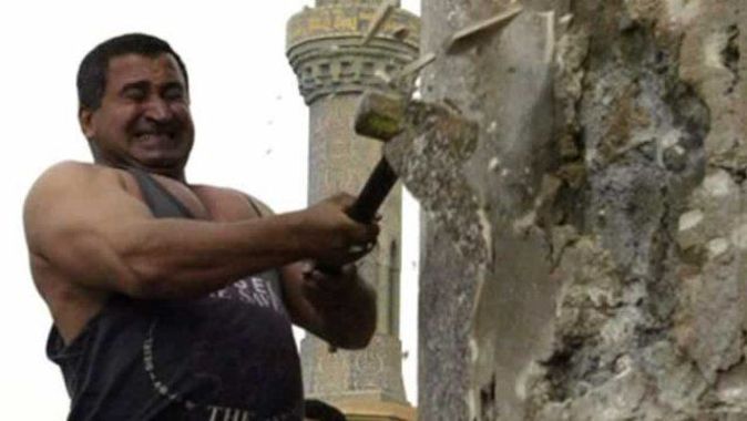 Saddam&#039;ın heykelini yıkan Iraklı pişman