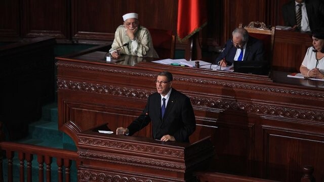 Tunus&#039;ta Sıyd hükümeti güvenoyu alamadı