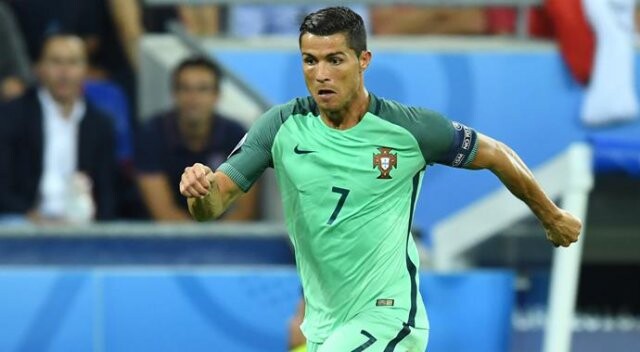 Uçan Portekizli! Ronaldo EURO 2016&#039;daki performansıyla parmak ısırtıyor