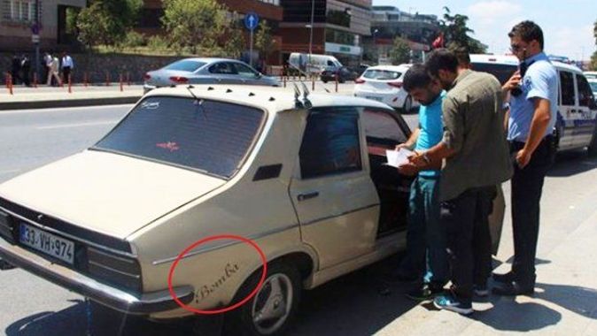 Üsküdar&#039;da bomba yazılı otomobil alarmı