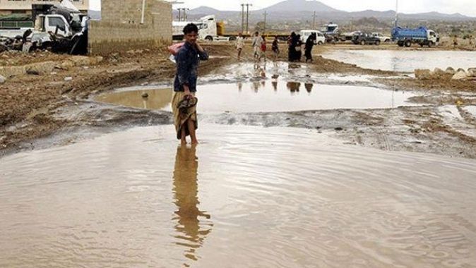 Yemen&#039;de sele kapılan 5 çocuk öldü