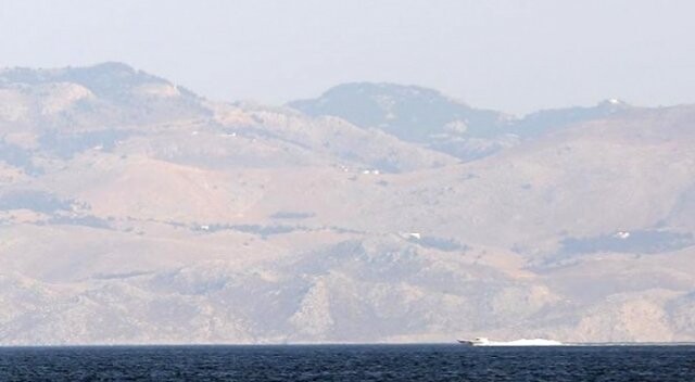 Yunan Adası&#039;nda kıskaç operasyonu
