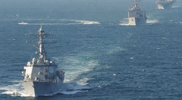ABD savaş gemisine İran&#039;dan taciz