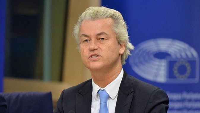Aşırı sağcı Wilders&#039;ten Hollanda&#039;da camileri kapatma vaadi