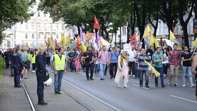 Avusturya&#039;da PKK yandaşları yürüyüş yaptı
