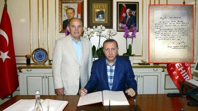 Cumhurbaşkanı Erdoğan İBB&#039;de şeref defterini İmzaladı