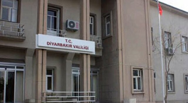 Diyarbakır&#039;da 2 vali yardımcısı açığa alındı