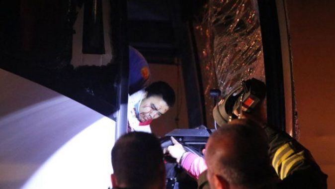 Edirne&#039;de yolcu otobüsü ile tır çarpıştı: 11 kişi yaralandı