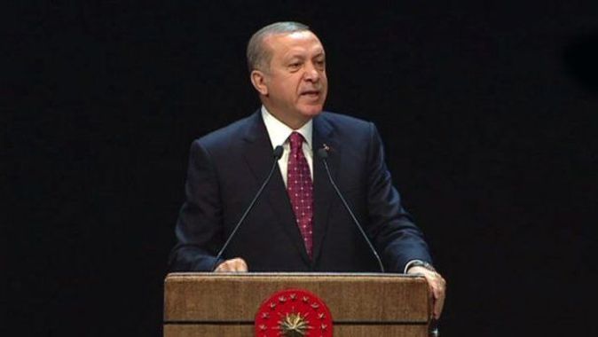Erdoğan&#039;ın sözleri salonu ayağa kaldırdı
