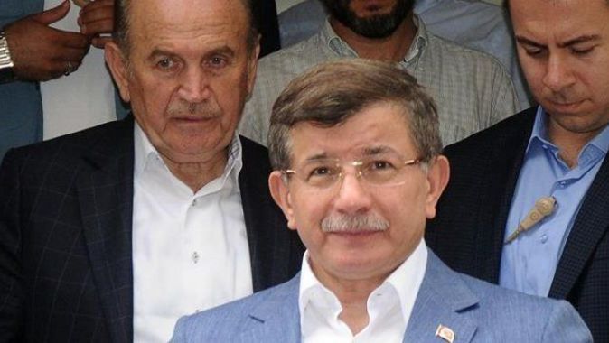 Eski Başbakan Ahmet Davutoğlu,İBB&#039;ye taziye ziyareti