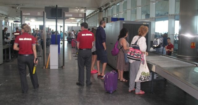 Havalimanlarında güvenlik önlemleri artırıldı