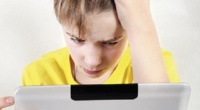 İnternet zorbalığı çocuğun psikolojisini bozuyor