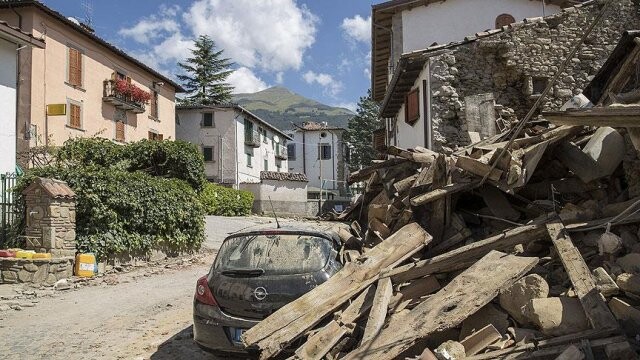 İtalya&#039;daki depremde bilanço ağırlaşıyor