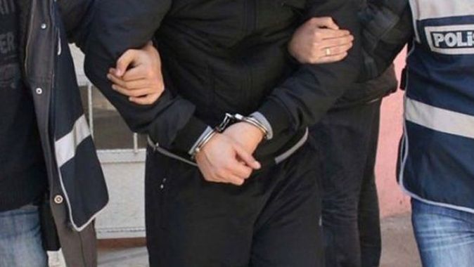 İzmir&#039;de eski emniyet müdürleri gözaltında!