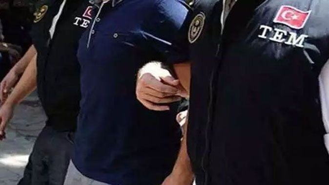 İzmir&#039;de FETÖ operasyonu: 26 tutuklama