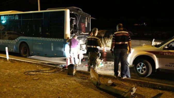 Minibüs belediye otobüsüne çarptı: 14 yaralı