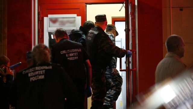 Moskova&#039;da 4 kişiyi rehin alan şahıs teslim oldu