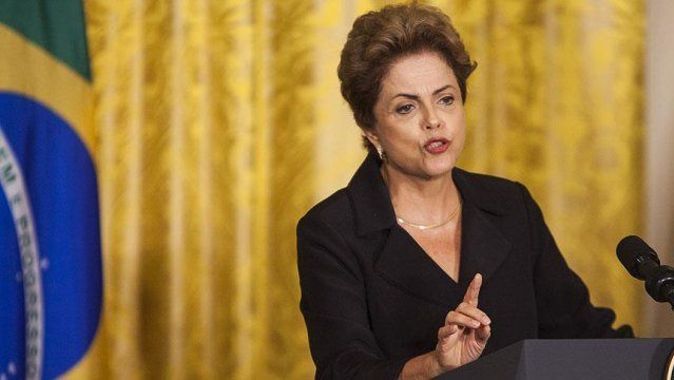 Rousseff görevden azledildi