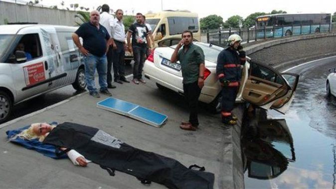 Rus sürücünün otomobili refüje girdi, 1 kişi öldü