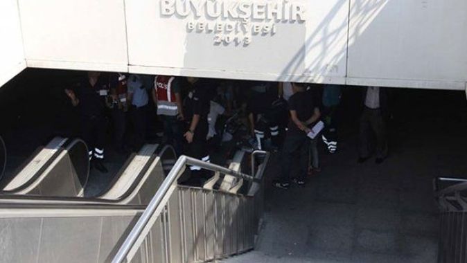 Taksim metrosunda yürüyen merdiven kazası