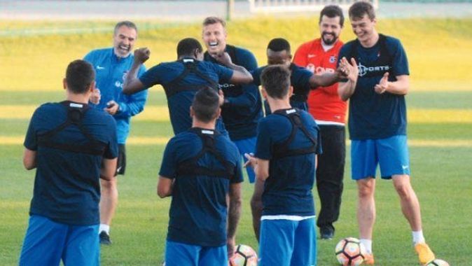 Trabzonspor&#039;da dört kıtadan 13 yabancı futbolcu bulunuyor