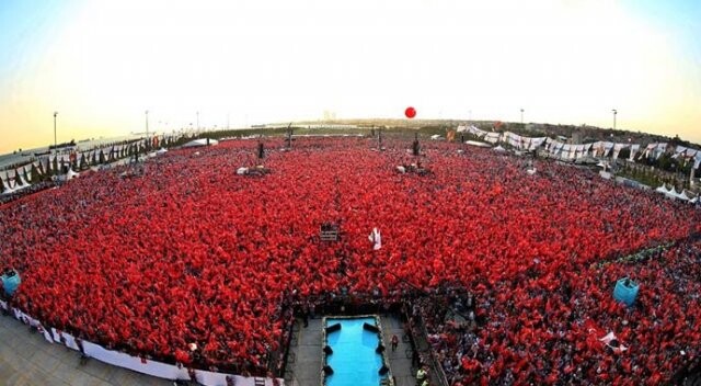 Yenikapı&#039;da milyonlar demokrasi ve şehitler için buluştu (YENİKAPI CANLI YAYIN)