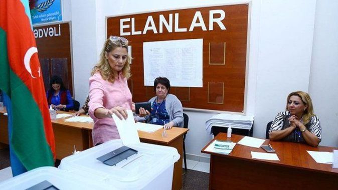 Azerbaycan&#039;da referanduma katılım yüzde 70&#039;e yaklaştı