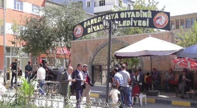 Bakan Soylu&#039;nun talimatıyla Kürtçe tabela yerine kondu