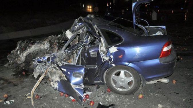 Konya&#039;da korkunç kaza, bir aile yok oldu