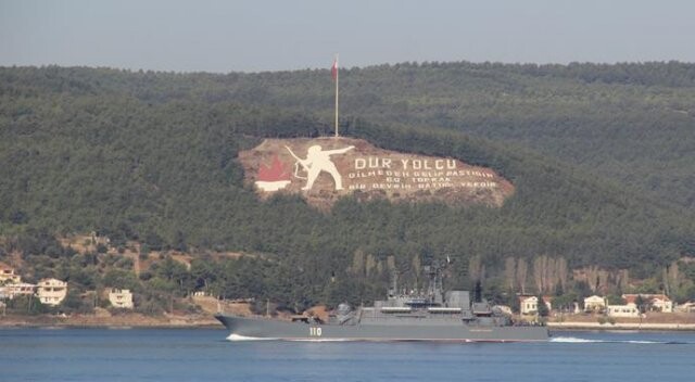 Rus savaş gemisi Çanakkale Boğazı&#039;ndan geçti