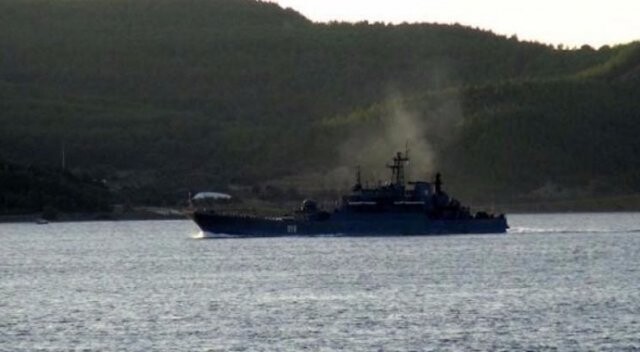 Rus savaş gemisi Ege&#039;ye açıldı