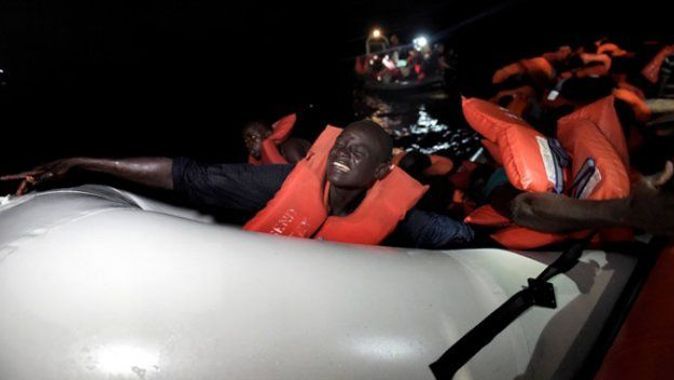 Akdeniz&#039;de tekne battı: 90 ölü