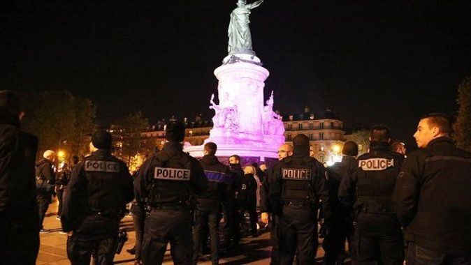 Fransa&#039;da polisler isyan başlattı