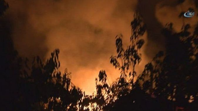 Gaziantep&#039;te tutkal fabrikasında büyük yangın
