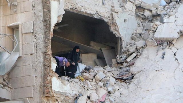 Halep&#039;e hava saldırısı: 30 ölü, 70 yaralı