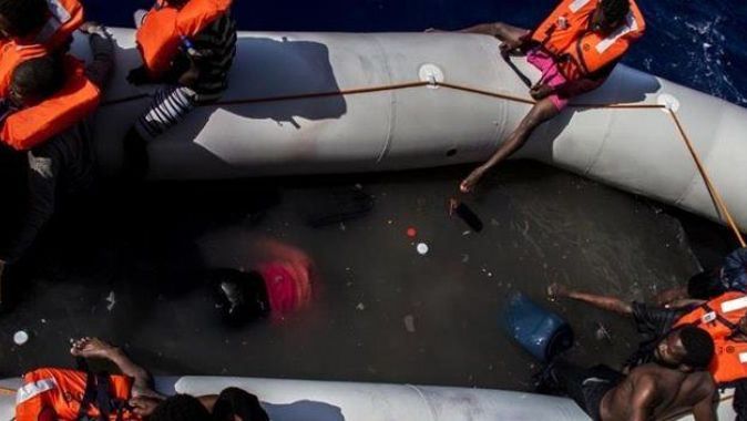 Kaçak göçmenlerin cesedi kıyıya vurdu