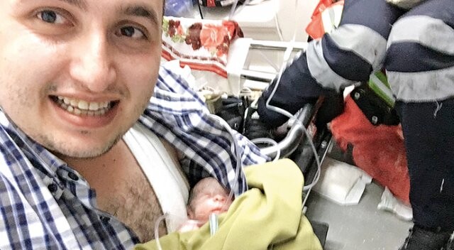 Kahraman doktor ambulansta doğan bebeği göğsünde ısıtarak yaşattı