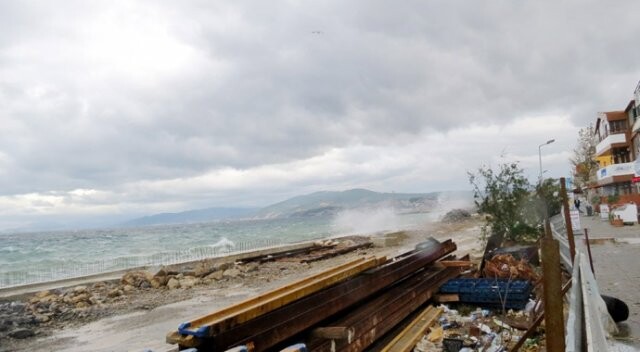 Marmara’da fırtına deniz ulaşımını aksatıyor