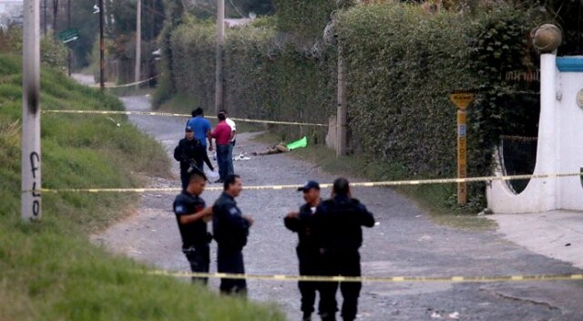 Meksika&#039;da elleri kesilmiş halde 6 kişi ve bir ceset bulundu
