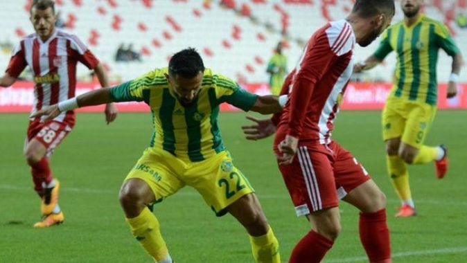 Sivasspor Şanlıurfaspor’u 2 golle geçti
