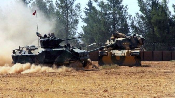 Türk tankları İdlib&#039;e girdi