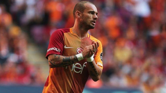 Başakşehir yenilgisine Sneijder&#039;den şok yorum!