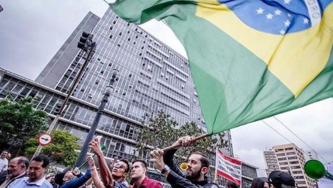 Brezilya&#039;da devlet memurları meclisi bastı