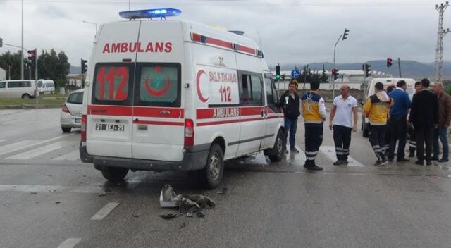 Hatay&#039;da ambulans kaza yaptı