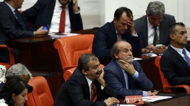 HDP&#039;nin Meclis kararı ne anlama geliyor? İşte cevabı...