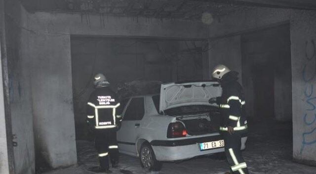 Kırıkkale&#039;de araç alev alev yandı