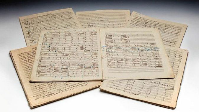 Mahler&#039;in el yazımı notaları rekor fiyata satıldı