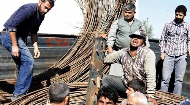 Mersin&#039;de feci iş kazası, demir yığınlarının arasında kaldı