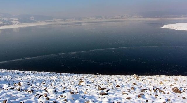 Abant Gölü buz tuttu
