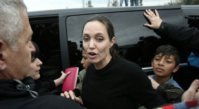 Angelina Jolie eriyor!